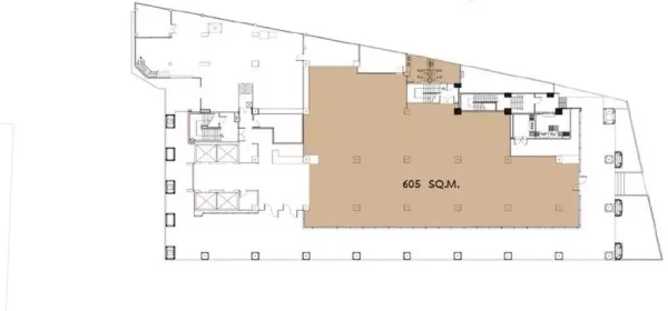 Retail Space for rent - Open-plan retail floor plan totaling 605 sq m with column grid and service core highlighted.