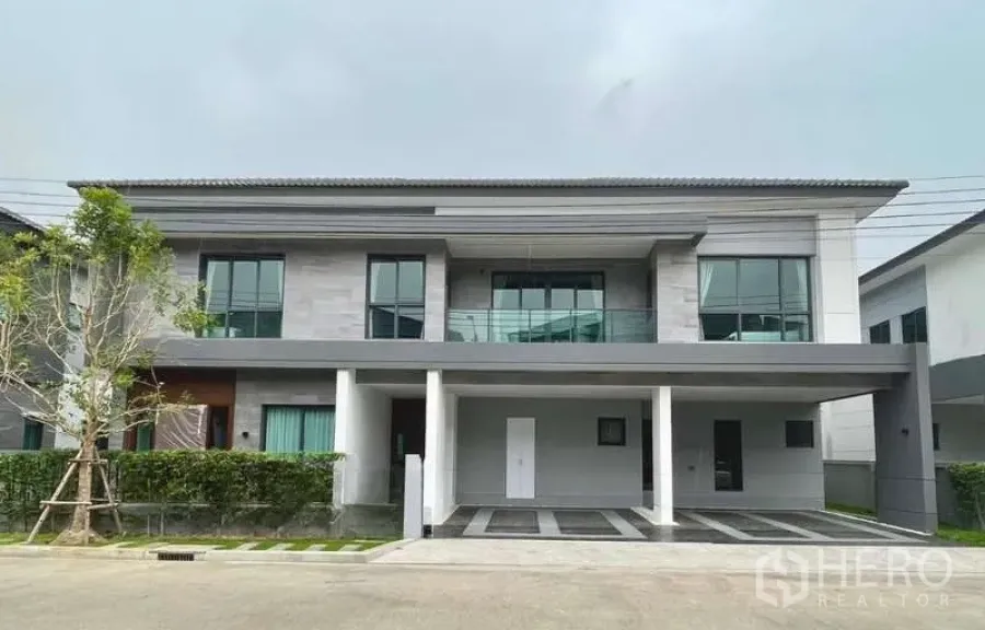 บ้าน ให้เช่าในBang Phli, Samut Prakan - ภาพด้านหน้าบ้านโครงการ The City บางนา-กาญจนาภิเษก พร้อมโรงจอดรถกว้าง
