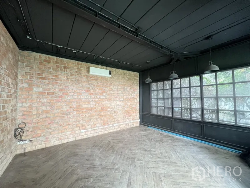 Property Image #12 for property HRE00028