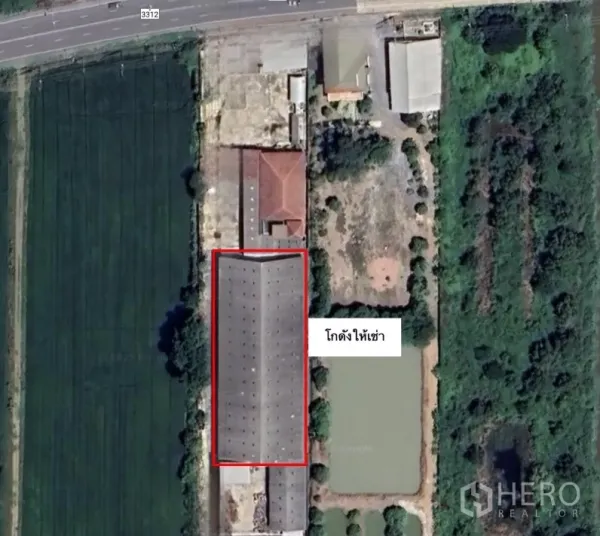 货栈 出租在Lam Luk Ka, Pathum Thani - 航拍图，红色边框标示沿主干道的仓库用地范围