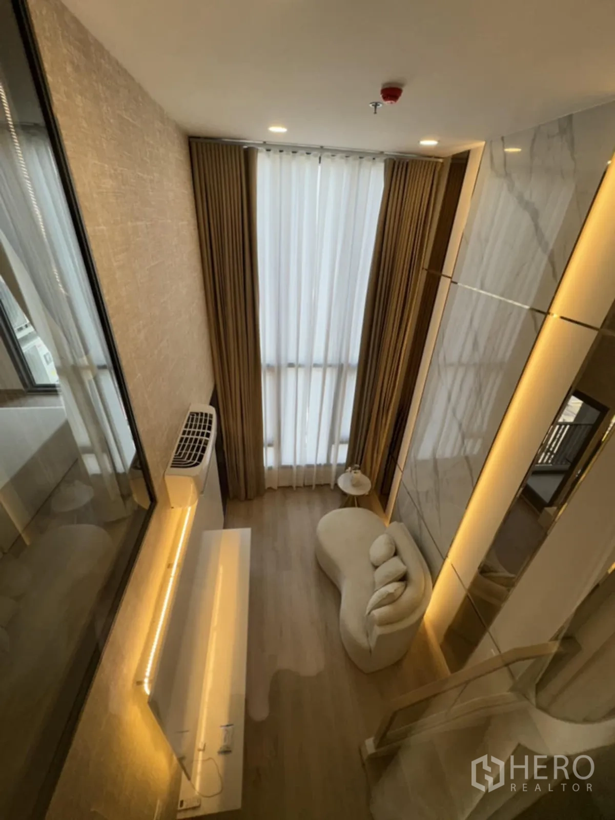 Property Image #5 for property HRE00663