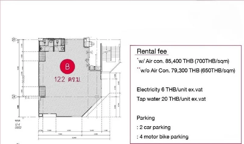 สำนักงาน ให้เช่าในWatthana, Bangkok - ผังชั้นสำนักงานขนาด 122 ตร.ม. แสดงเลย์เอาต์ ห้องน้ำ บันได และข้อมูลค่าเช่า/ที่จอดรถ