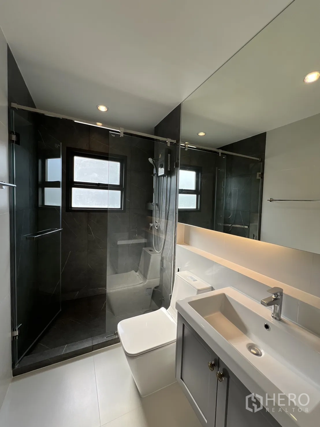 Property Image #23 for property HRE00484