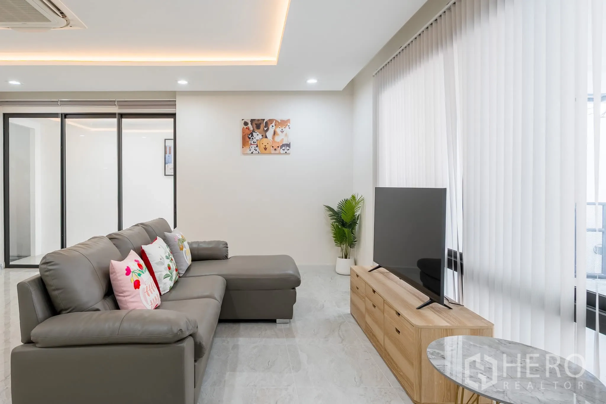 Property Image #20 for property HRE00651