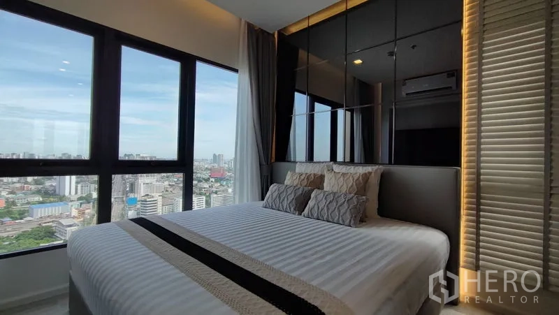 คอนโด ให้เช่าในBang Kho Laem, Bangkok - วิวชั้นสูงมองเห็นเทอร์มินอล 21 พระราม 3 และแม่น้ำเจ้าพระยา