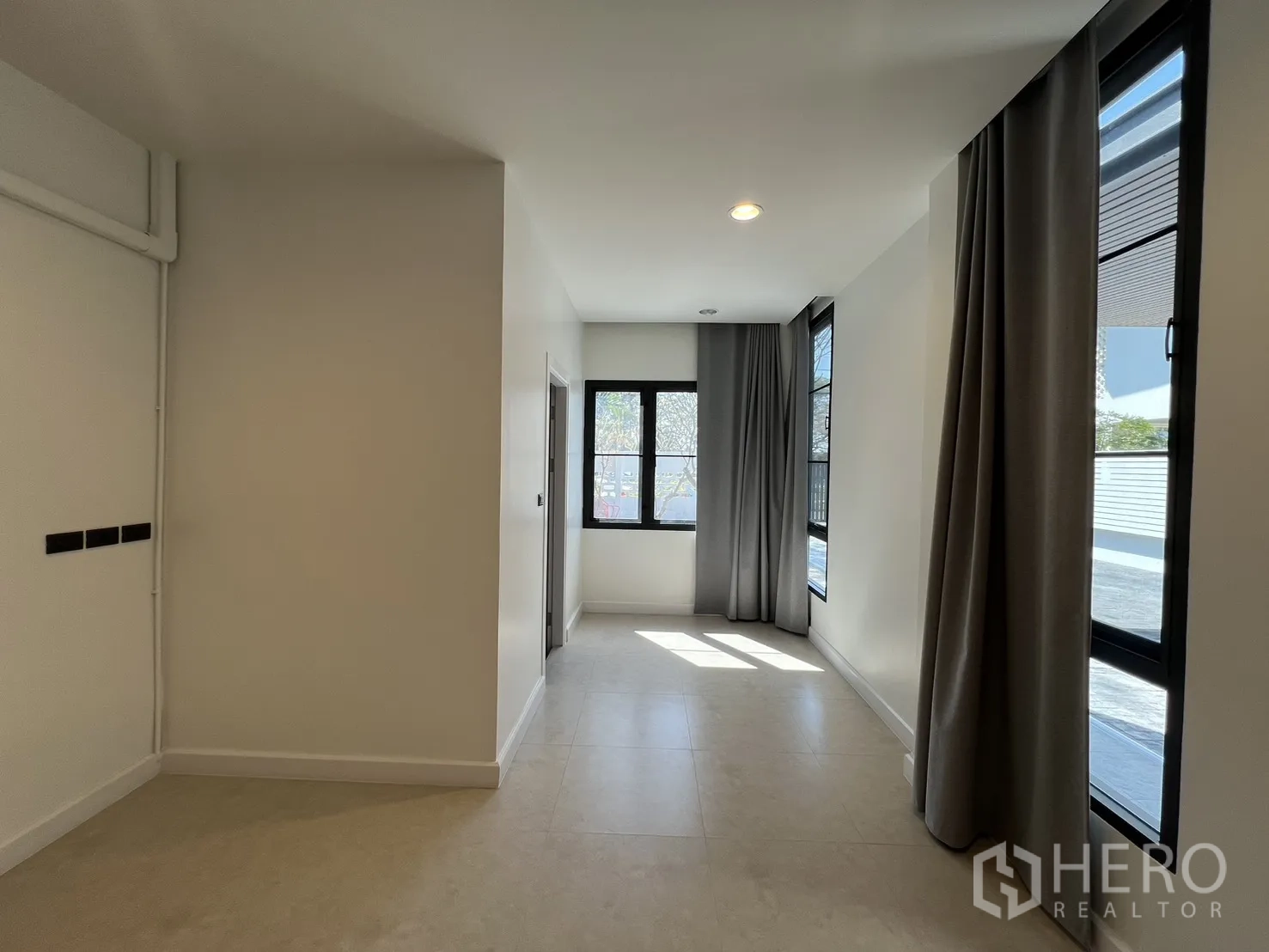 Property Image #26 for property HRE00132