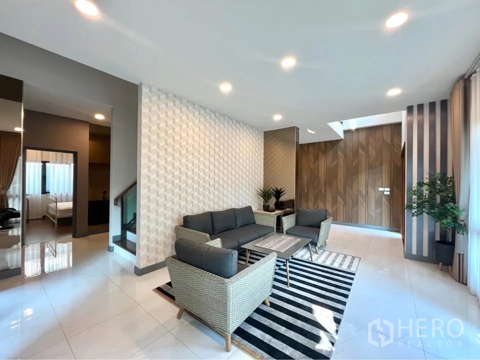 Property Image #24 for property HRE00578
