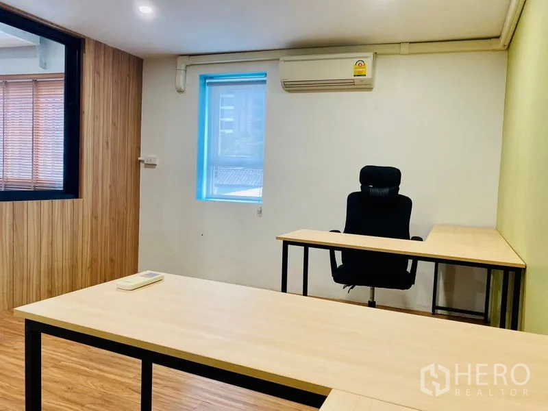 Office Space for rent in Bang Rak, Bangkok - Private manager’s room with desks, executive chair and air conditioning.
