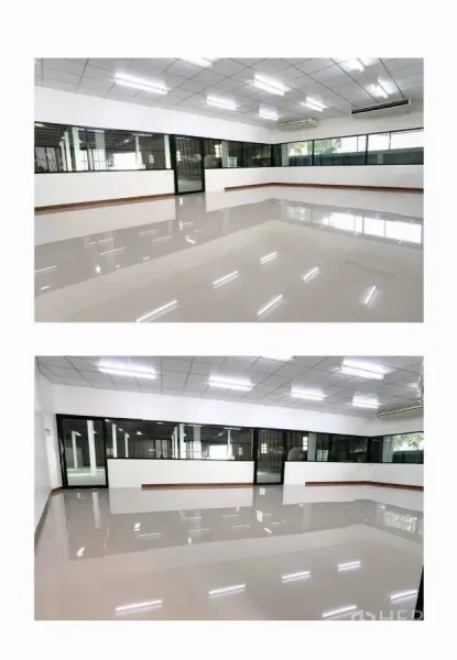 Warehouse for rent in Mueang Samut Prakan, Samut Prakan - Glass-front office overlooking the warehouse, glossy tile flooring, drop ceiling lights and air-conditioning.