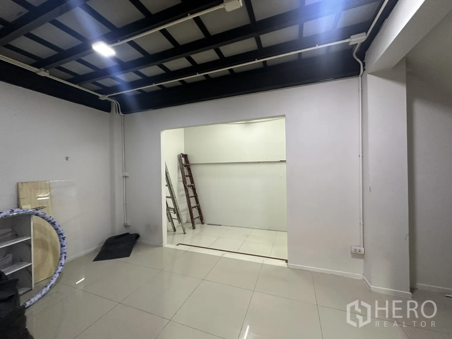 Property Image #3 for property HRE00454