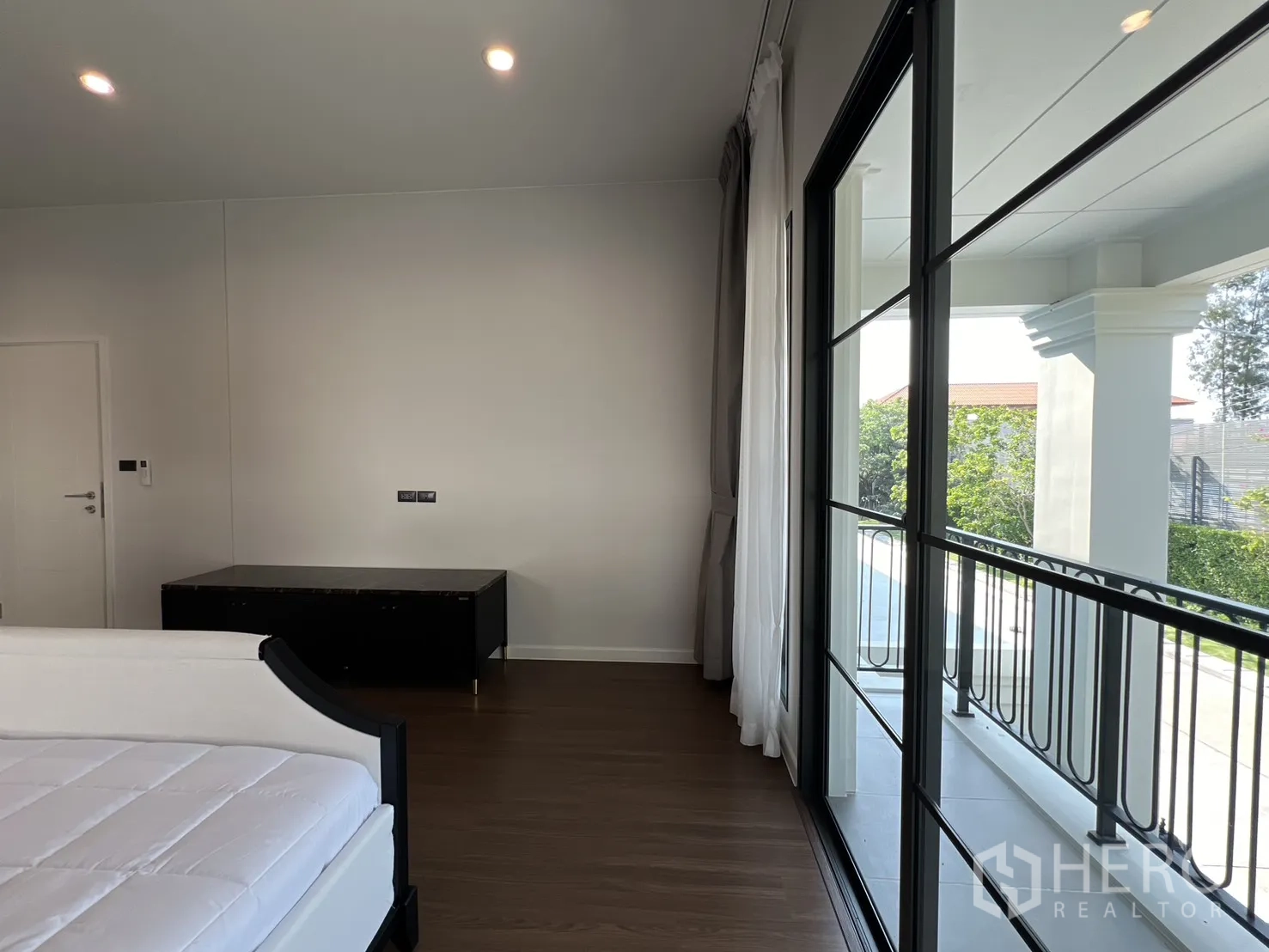 Property Image #30 for property HRE00484