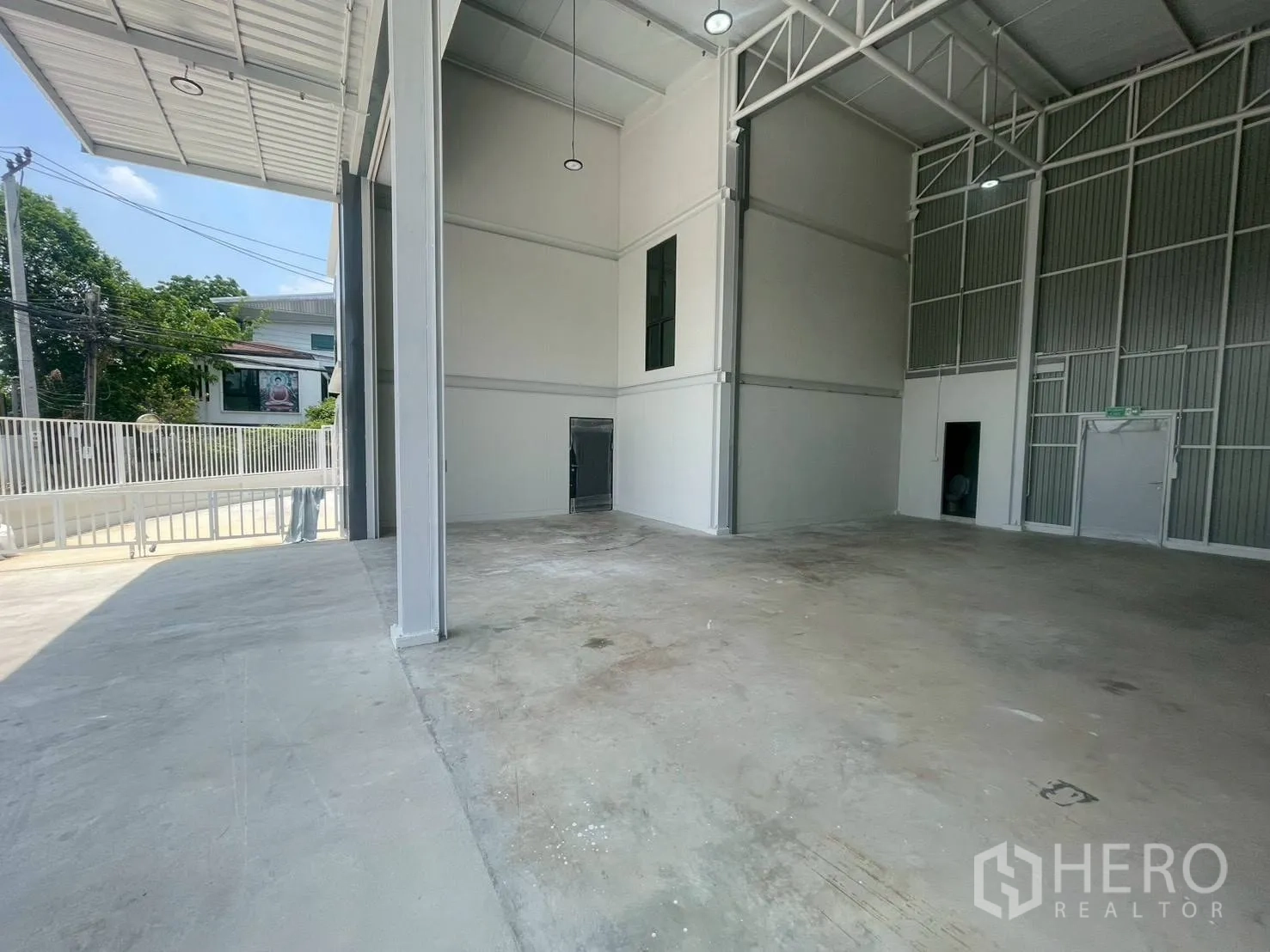 Property Image #3 for property HRE00318