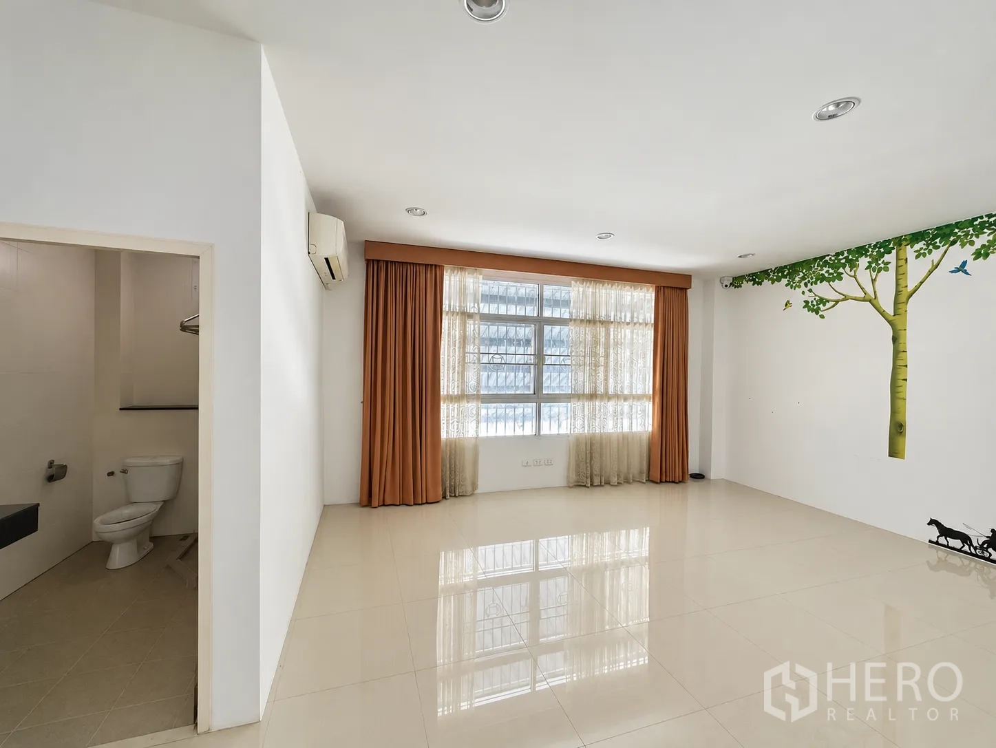 Property Image #23 for property HRE01578