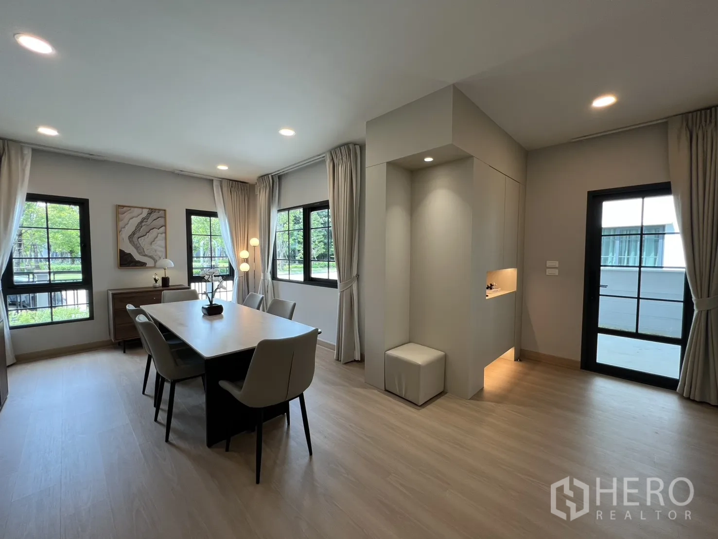 Property Image #41 for property HRE01394