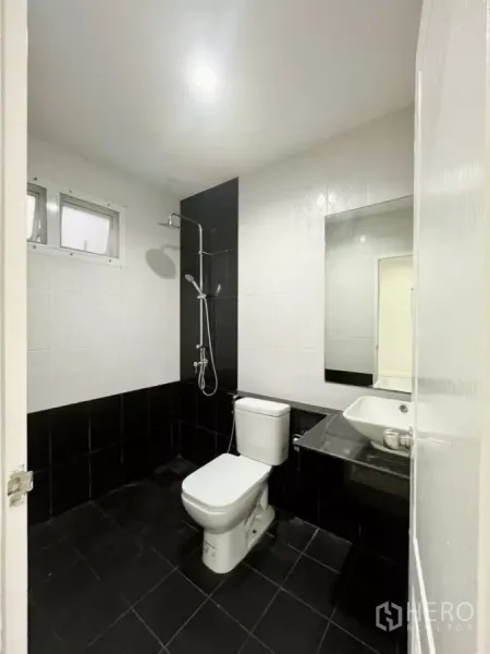 Home Office for rent in Bueng Kum, Bangkok - Second bathroom with walk-in shower, toilet and square basin.