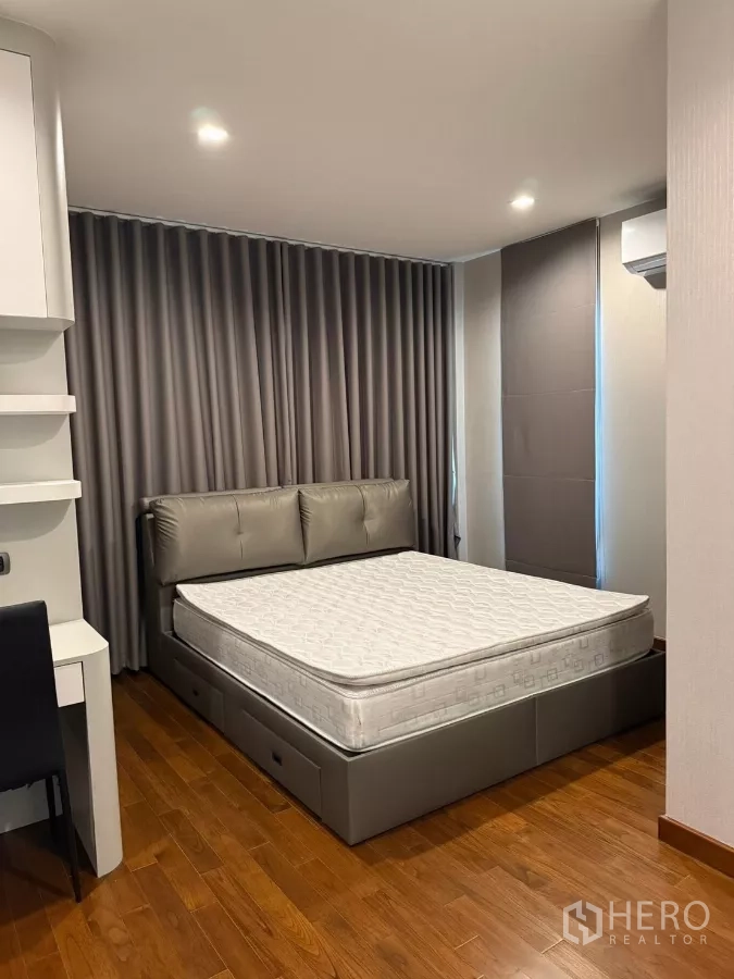 Detached House for rent in Bang Phli, Samut Prakan - Second bedroom with queen bed, blackout curtains and air conditioner