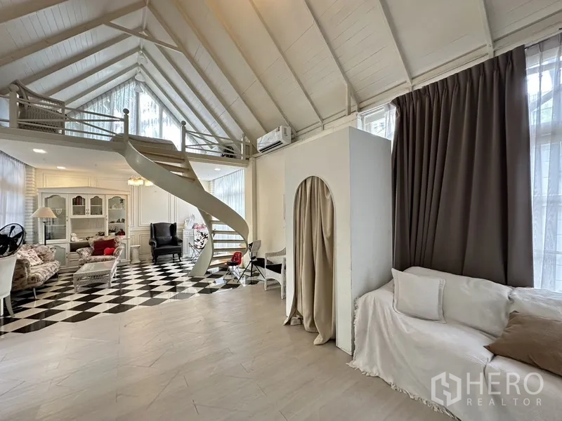 Property Image #19 for property HRE01361