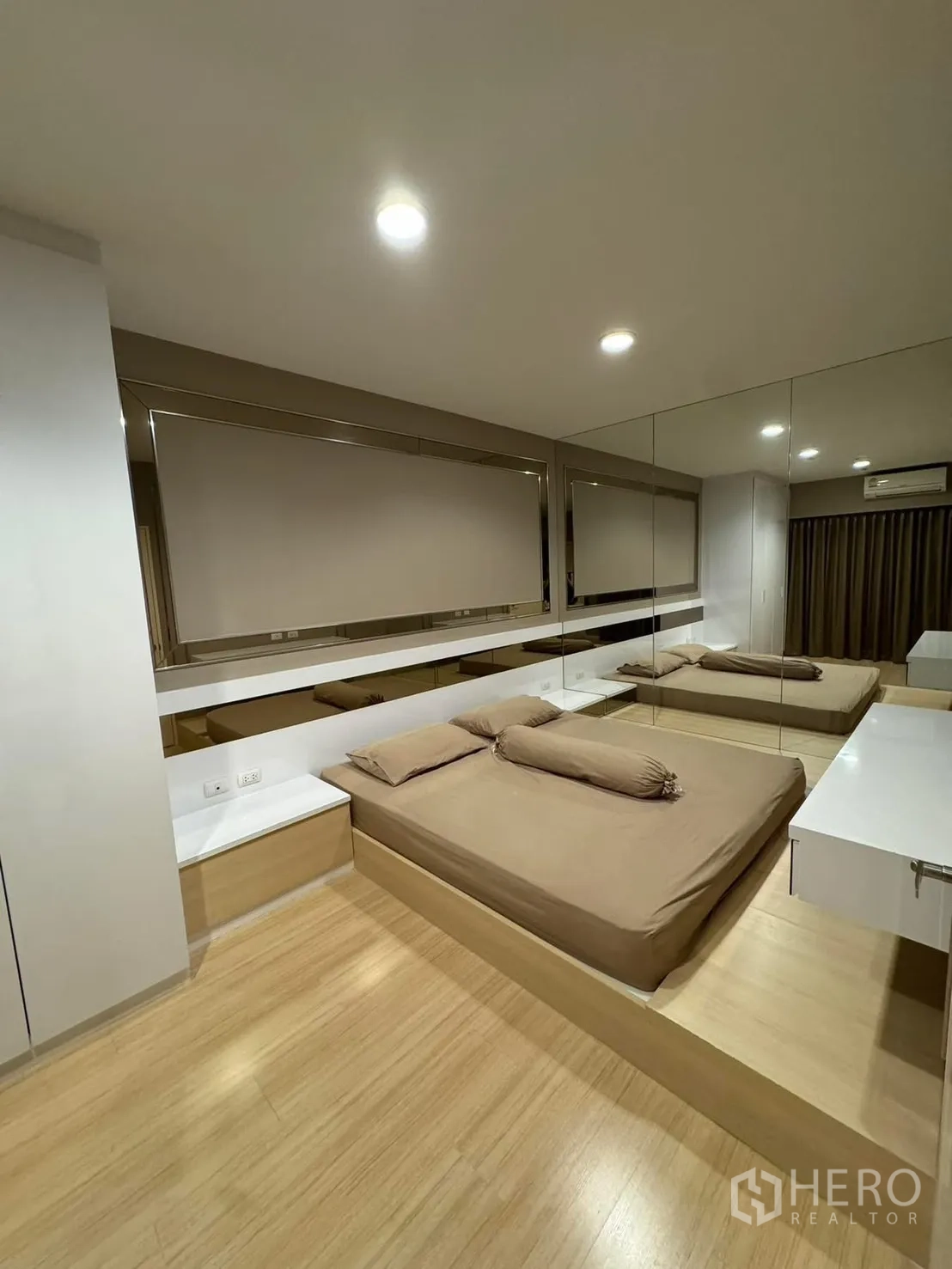 Property Image #18 for property HRE00211