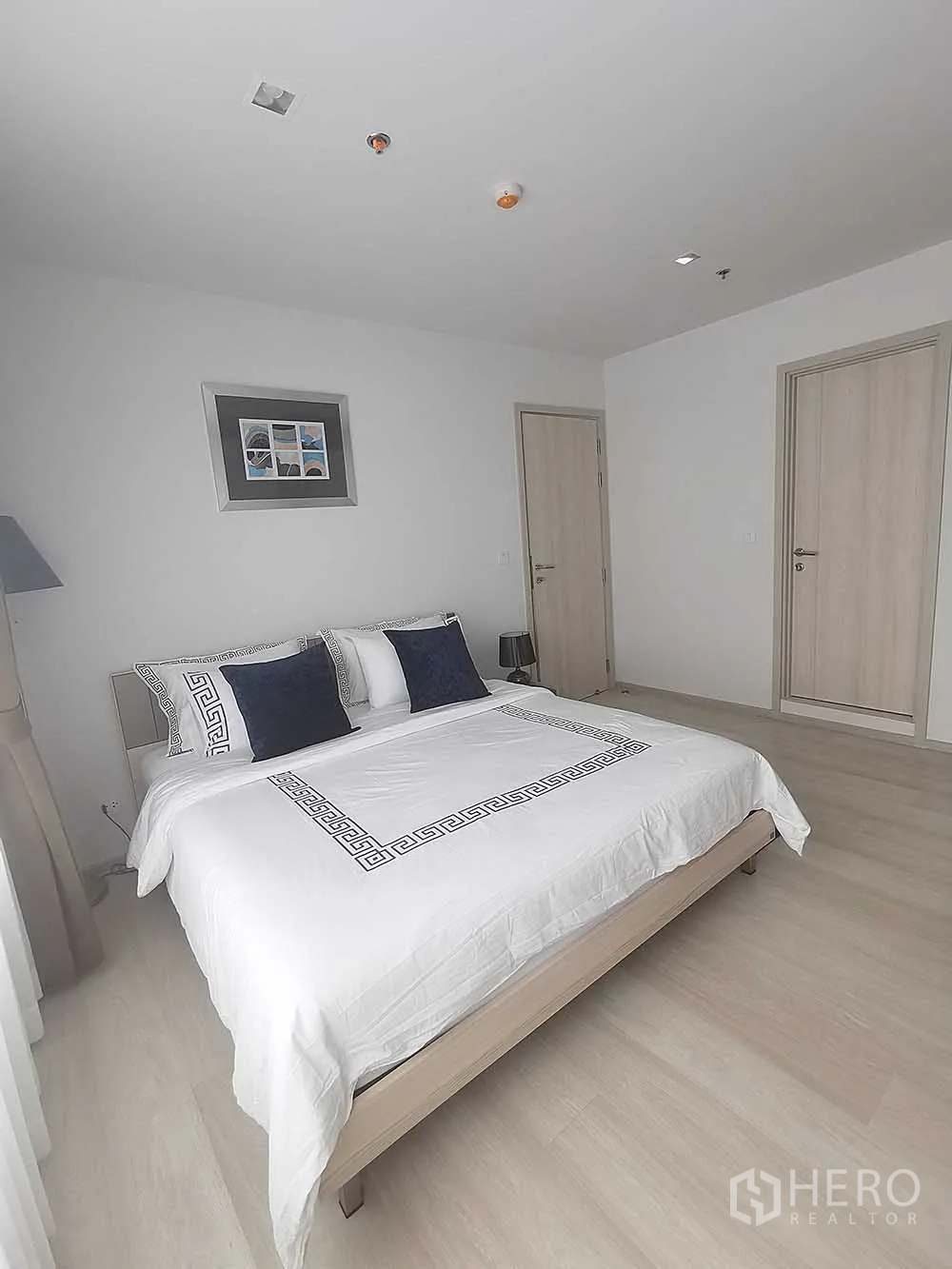 Property Image #1 for property HRE00642