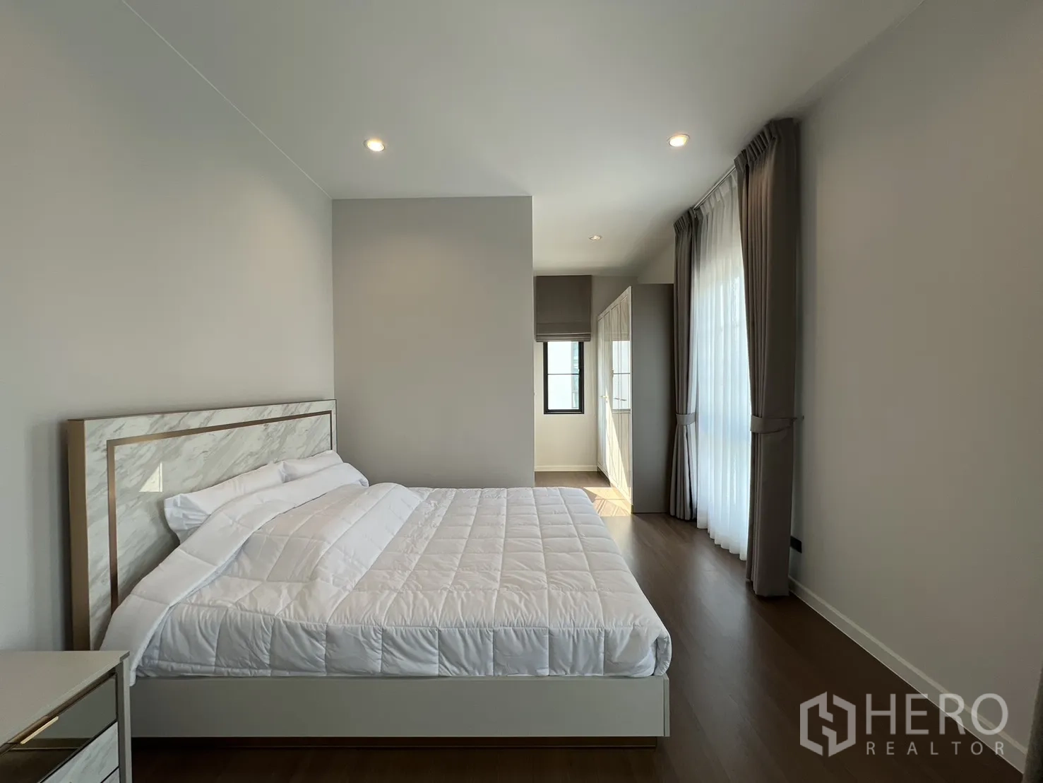 Property Image #28 for property HRE00484