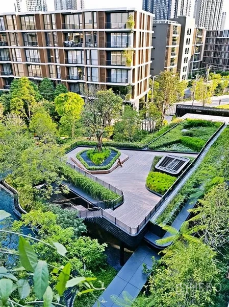 คอนโด ให้เช่าในWatthana, Bangkok - สวนน้ำและดาดฟ้าสีเขียว พร้อมอาคารโลว์ไรส์ภายในโครงการ