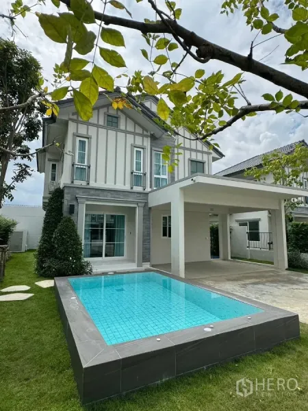 独立式住宅 出租在Bang Phli, Samut Prakan - 两层独栋别墅，带私家小泳池、草坪和遮棚露台