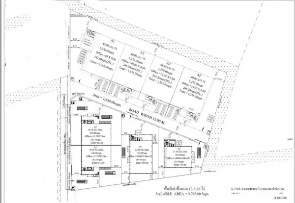 工厂 出租在Bang Pakong, Chachoengsao - 详细布局图，展示地块划分、建筑轮廓与流线及尺寸