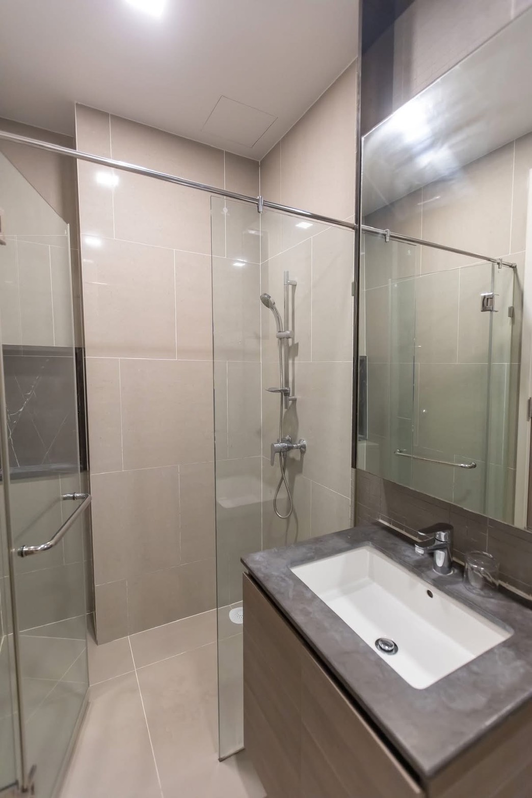 Property Image #19 for property HRE00059
