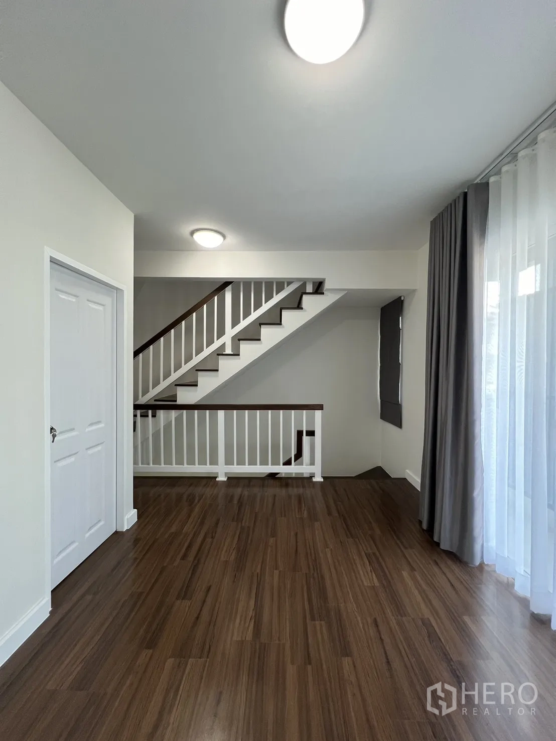 Property Image #11 for property HRE00453