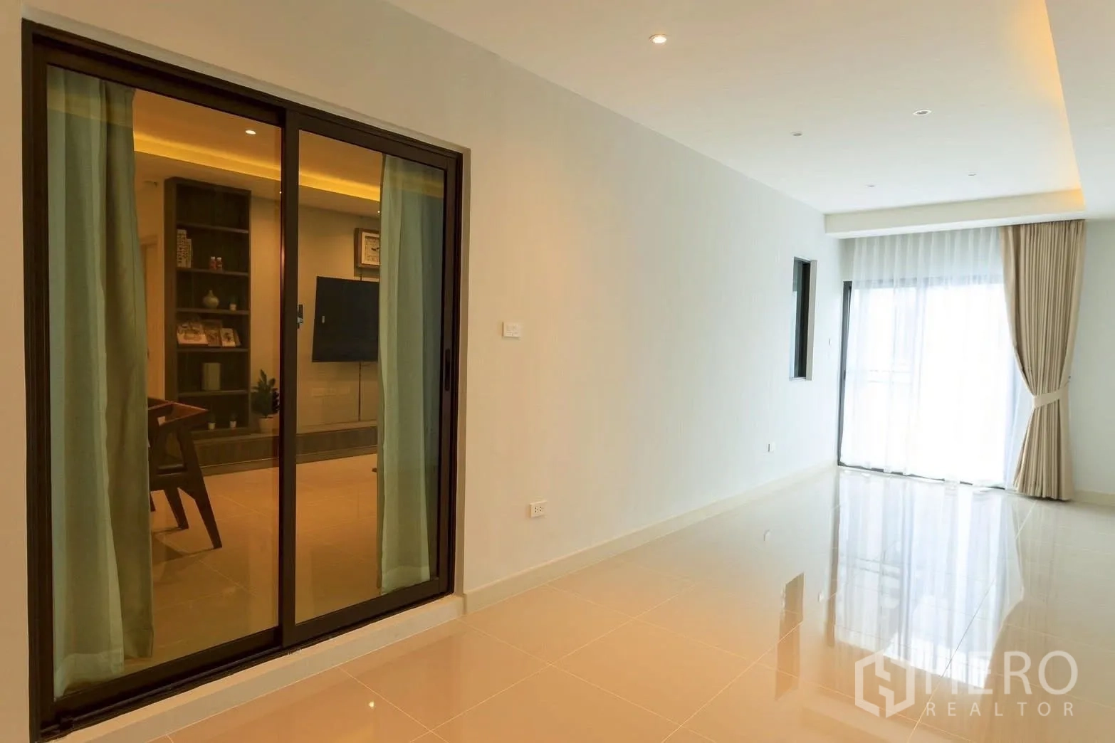 Property Image #16 for property HRE00251