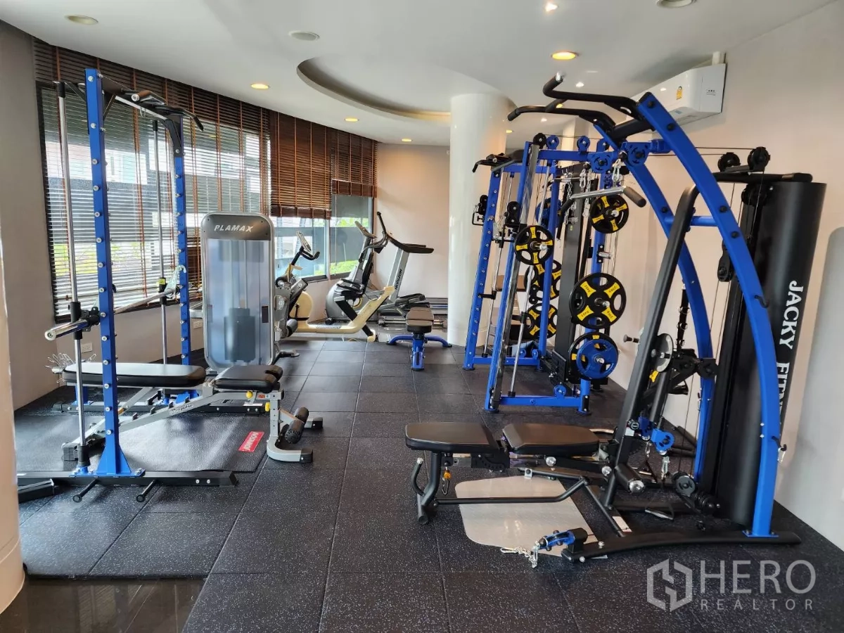 Detached House for rent or sale in Chatuchak, Bangkok - Fully equipped residents’ gym with weight machines and cardio equipment.