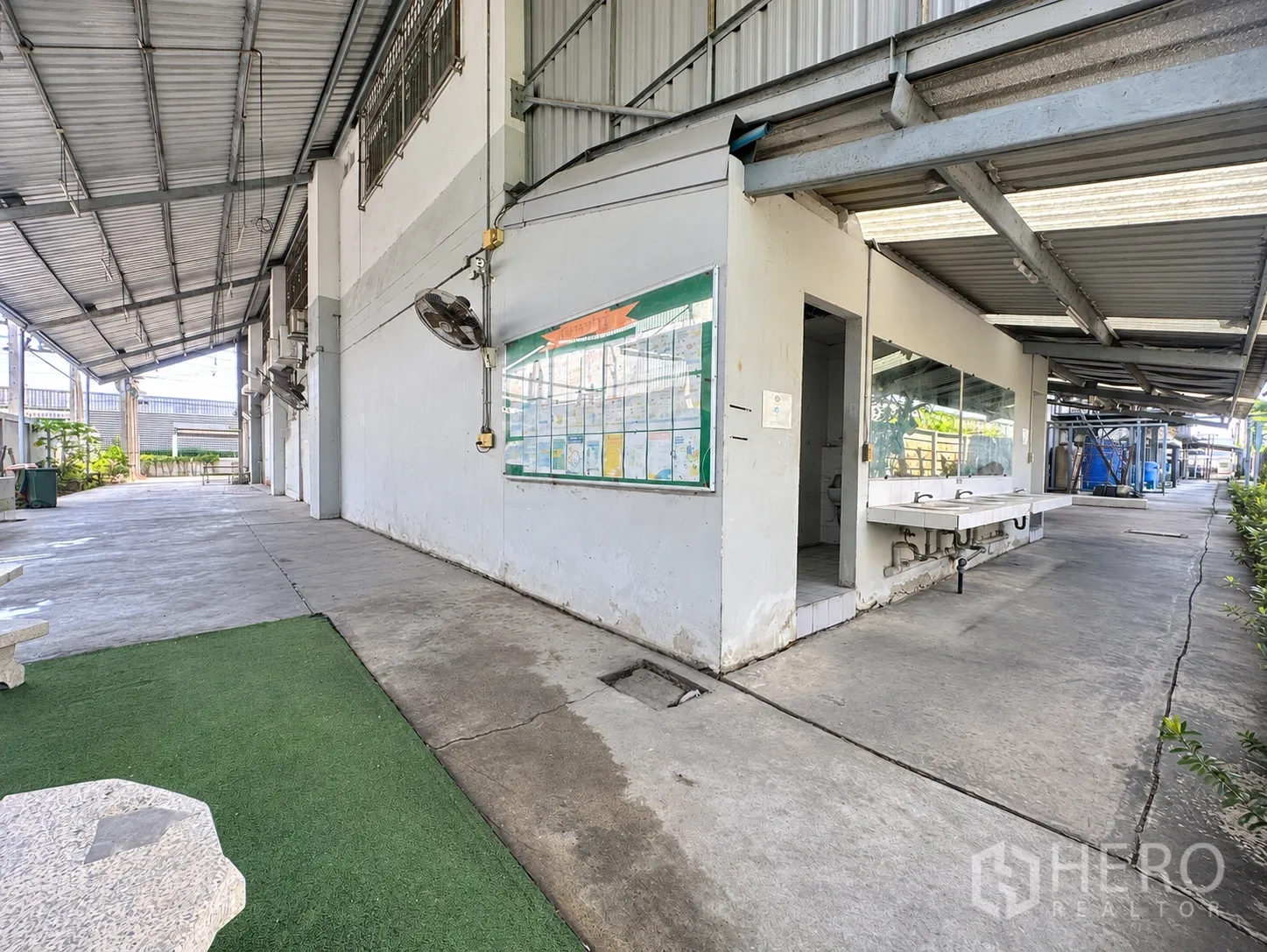 Property Image #40 for property HRE01578