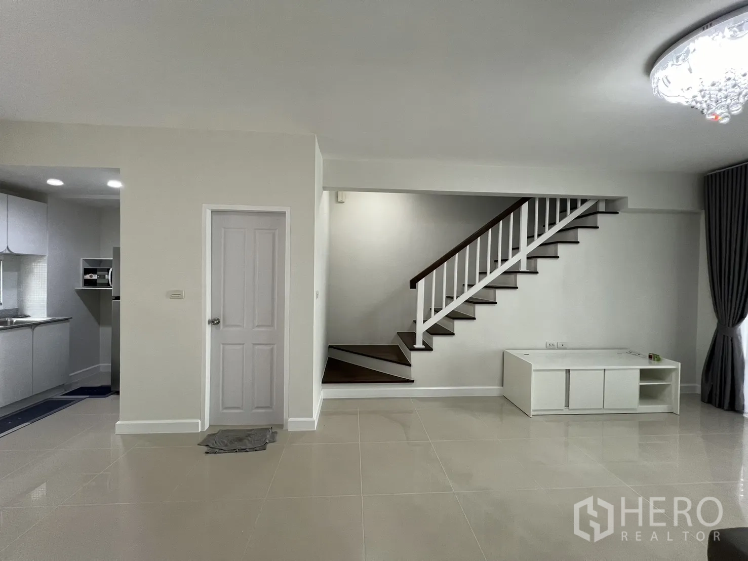 Property Image #21 for property HRE00453