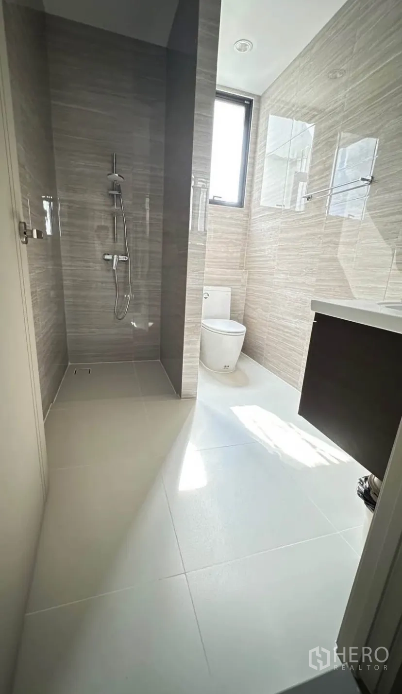 Property Image #19 for property HRE00351