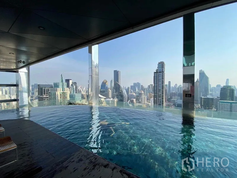 公寓 出租或出售在Ratchathewi, Bangkok - 屋顶无边泳池，尽享城市全景。