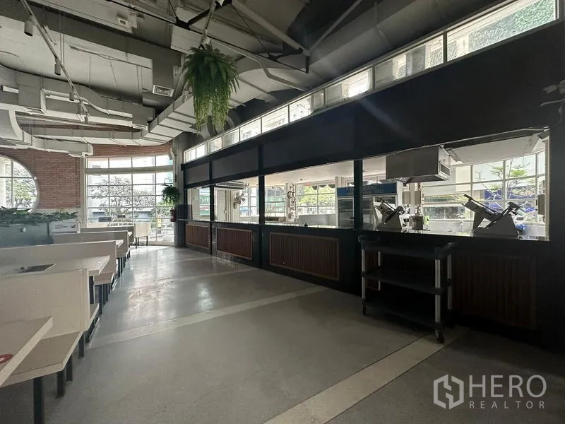 Retail Space for rent in Watthana, Bangkok - Open kitchen counters facing large windows with abundant natural light.