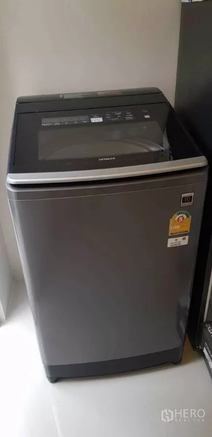 Detached House for rent in Bang Phli, Samut Prakan - Top-load washing machine in the laundry space.