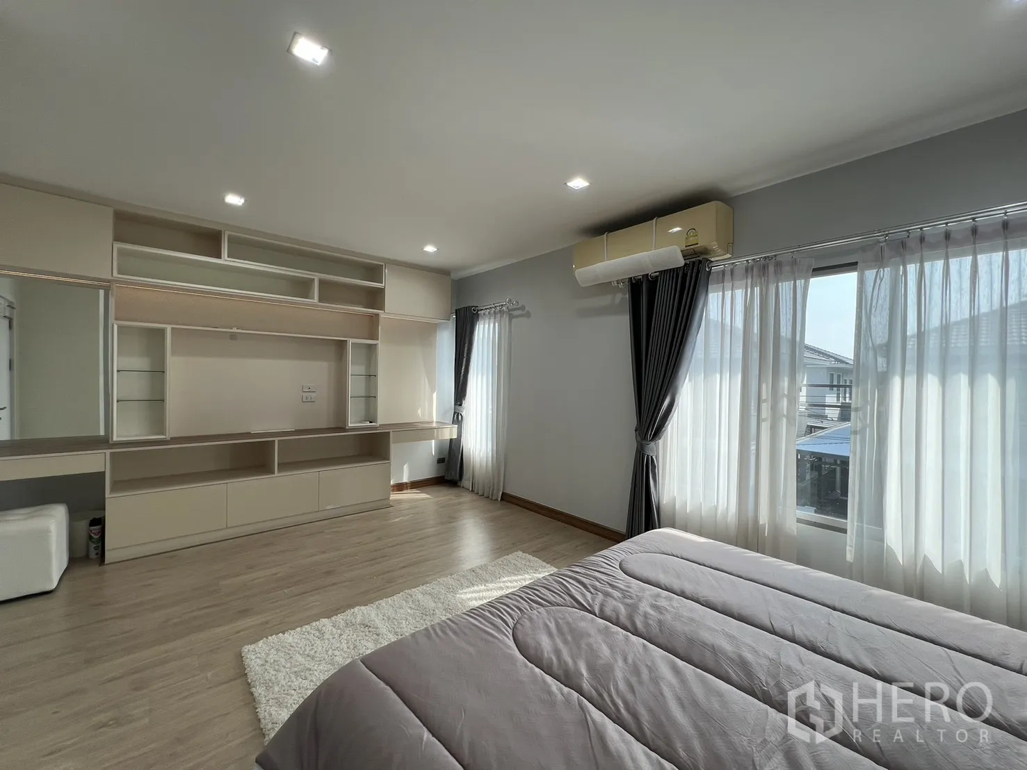 Property Image #41 for property HRE00157