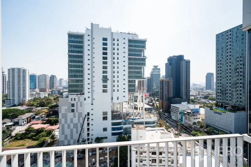 คอนโด ให้เช่าในWatthana, Bangkok - ระเบียงชมวิวสกายไลน์ทองหล่อและอาคารริมสุขุมวิท