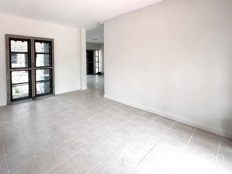 Detached House for rent or sale - Tiled living area with large windows and neutral walls.