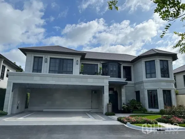 บ้าน ขายในSuan Luang, Bangkok - บ้านเดี่ยวสองชั้นสถาปัตยกรรมหรู พร้อมโรงจอดรถและสวนหน้าบ้าน