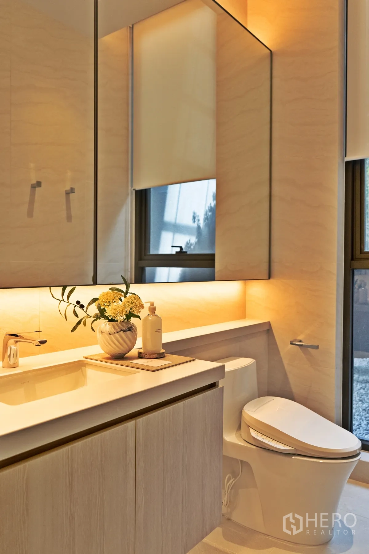 Property Image #3 for property HRE00627