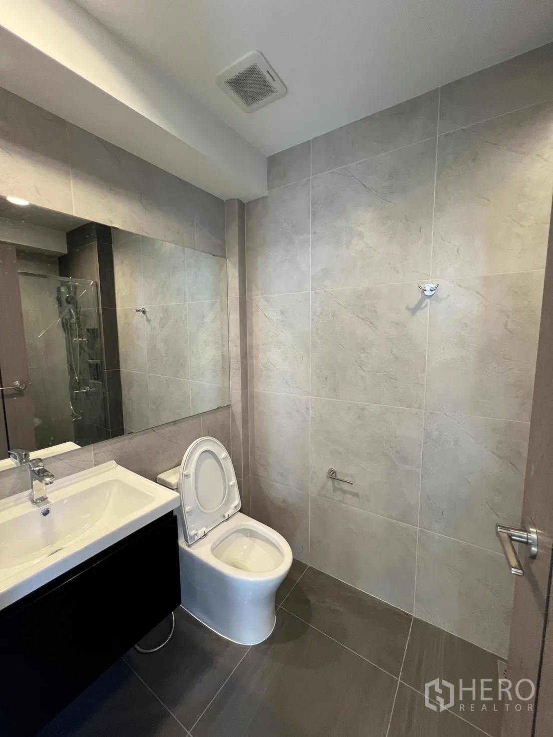 Property Image #25 for property HRE00132