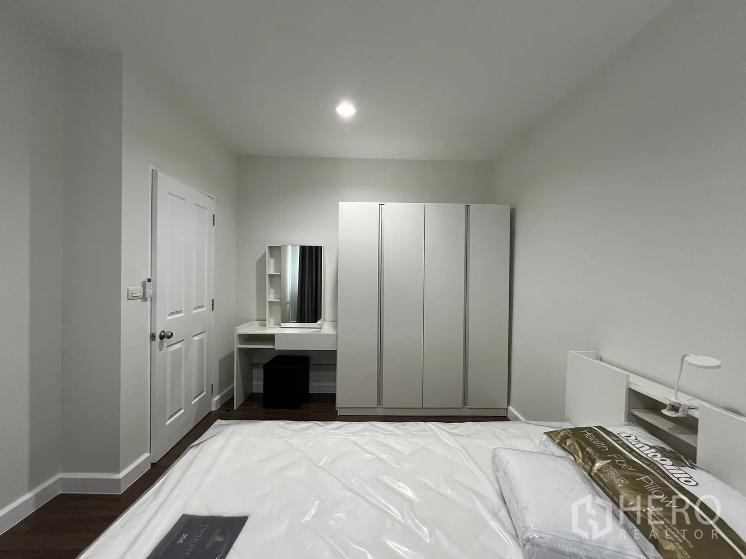 Property Image #4 for property HRE00453