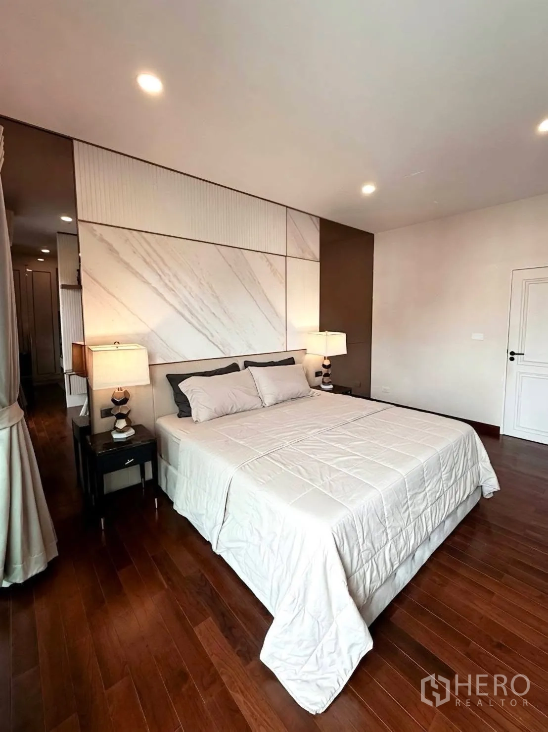 Property Image #20 for property HRE00863