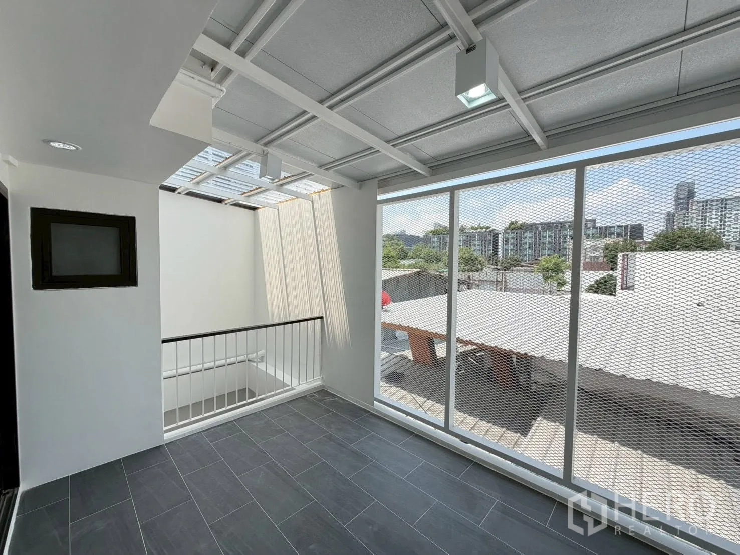 Property Image #20 for property HRE00923