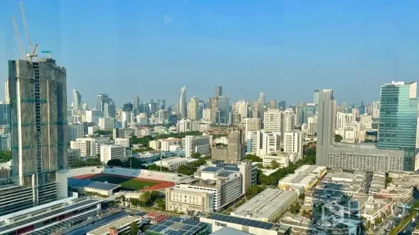 公寓 出租 - 白天从高层眺望曼谷天际线的全景