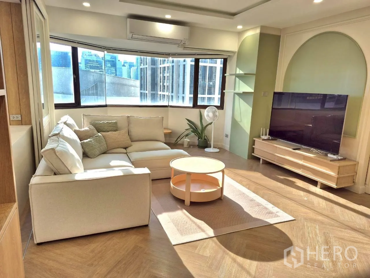 Property Image #3 for property HRE00697
