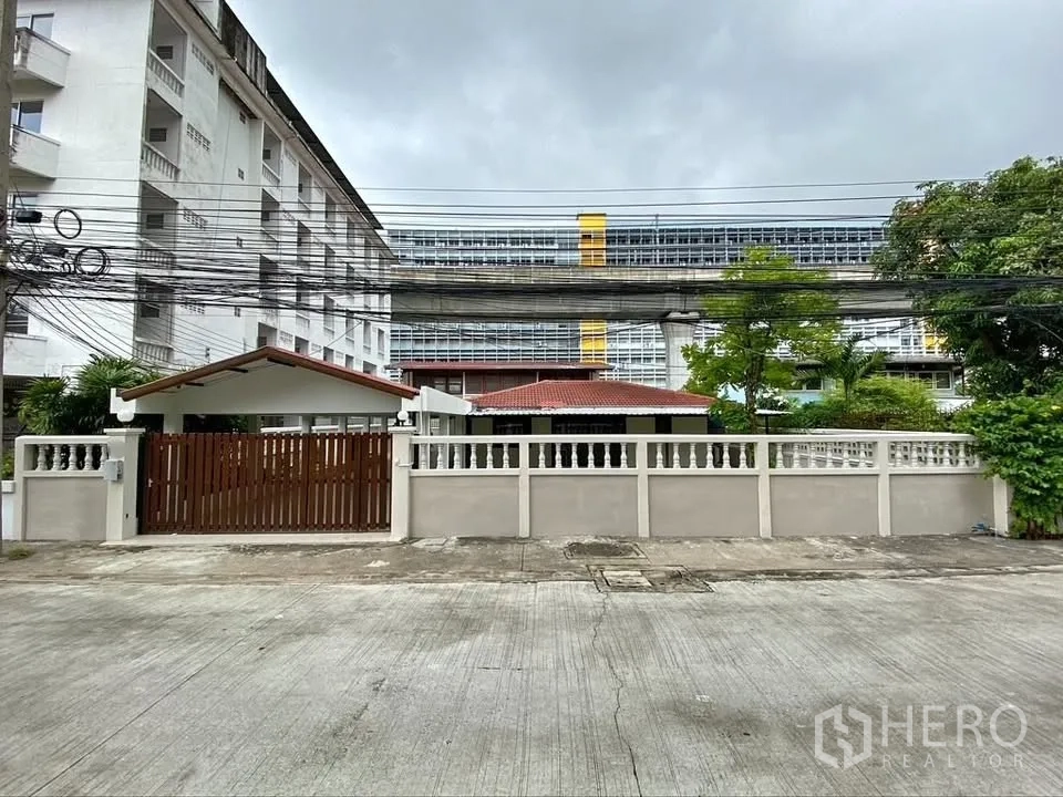 Property Image #22 for property HRE01569