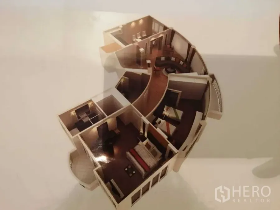 Apartment for rent in Watthana, Bangkok - 3D floor plan of a 162 sqm two-bedroom apartment with a curved layout in Watthana, Bangkok.